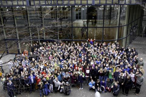 Gruppenfoto aller Schüler